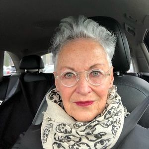 Meet your Posher, Liz